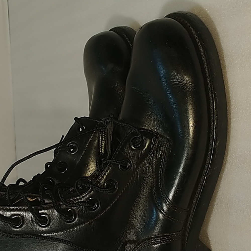 Vintage B F Goodrich black boots 9R (read ) - Picture 4 of 12